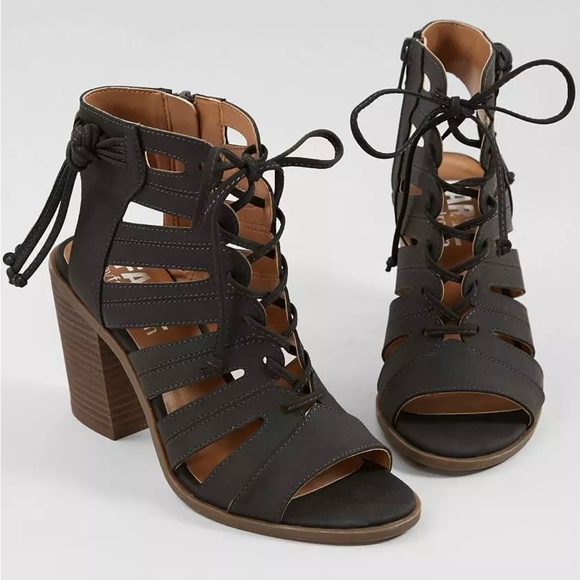 Farylrobin Libby Heeled Sandal - Size 10
New with tags - Picture 2 of 4